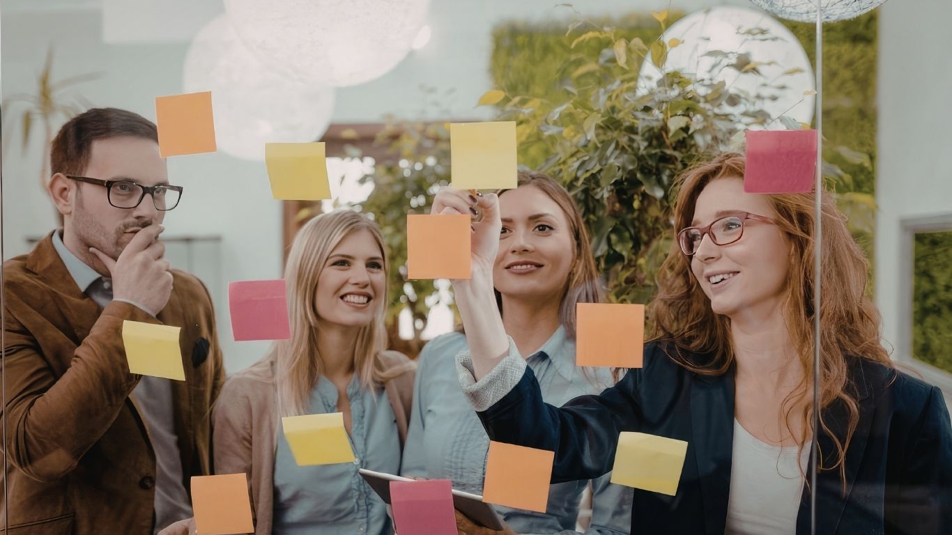 Hasła reklamowe na billboardy i do reklamy outdoorowej OOH – agencja marketingowa projektuje chwytliwe teksty na plakaty miejskie.